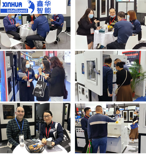 鑫华智能参加展会与客户热烈交谈中